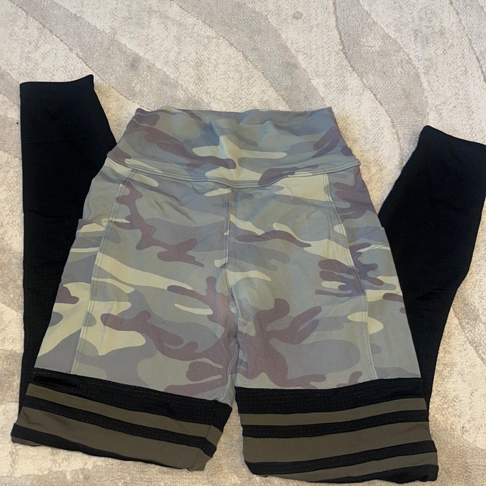 Bombshell thigh high scrunch leggings